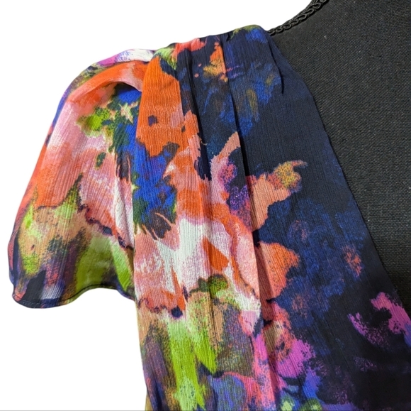 DKNY Whimsical Short Sleeve V-Neck Tie Waist Floral Chiffon Midi Dress Size 6 - Picture 11 of 16